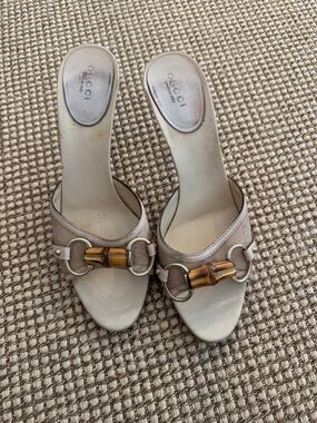 Authentic Gucci Beige Leather Bamboo Horsebit Sandals